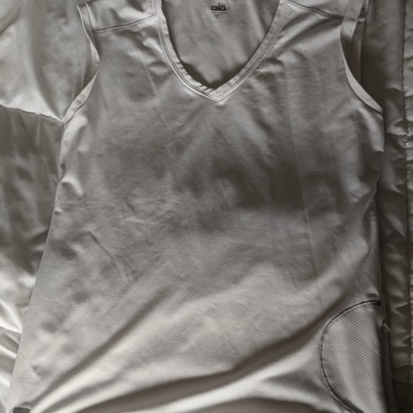 ALO Coolfit Crew & V-Neck Bundle - Picture 8 of 10